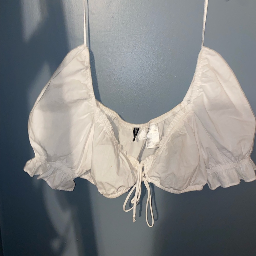 white puff sleeve crop top